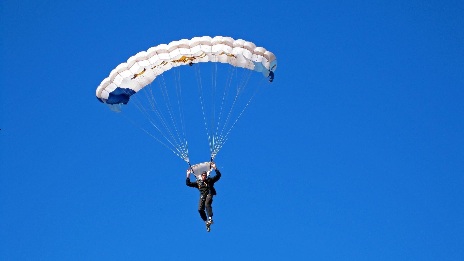 沙夫卡特·拉赫莫诺夫展现冠军耐心，为终极之战，甘愿静候至明年